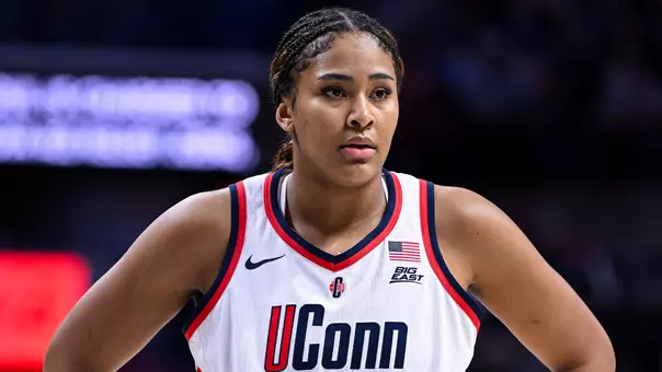 STORRS, CONNECTICUT - January 15 - Sarah Strong #21 of the UConn Huskies in the game against the *AWAY TEAM* at Harry A. Gampel Pavilion on January 15 in Storrs, Connecticut.
Photo by Simon Asher