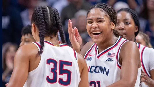 Azzi Fudd, Sarah Strong