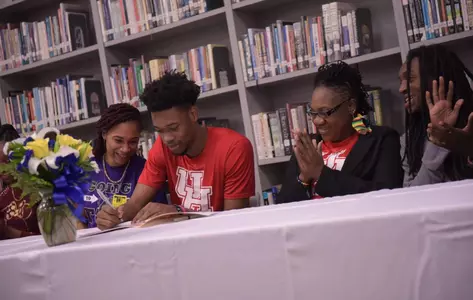 J'Wan Roberts, National Signing Day