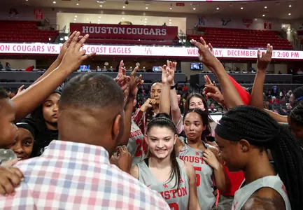 Nov 23, 2019; Houston, TX, USA; The Oklahoma Sooners against the Houston Cougars at Fertitta Center.