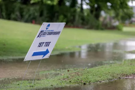 NCAA Baton Rouge Regional, University Club, Rain