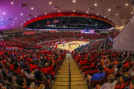 Fertitta Center, Fans
