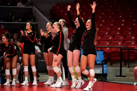 bench cheering volleyball