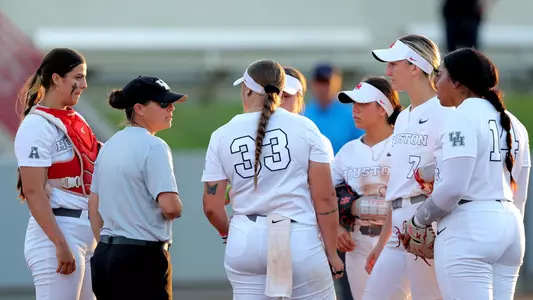 Team huddle vs Wichita State