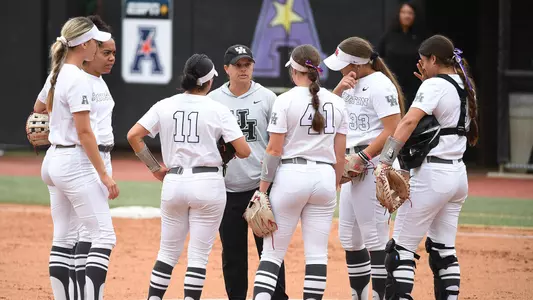 Team Huddle at AAC Championship