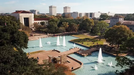 Drone Fountain Campus