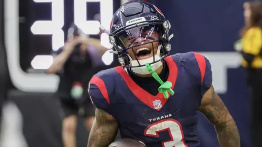Tank Dell celebrates touchdown for Texans
