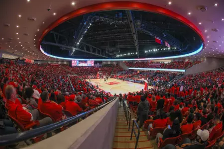 Fertitta Center, Fans