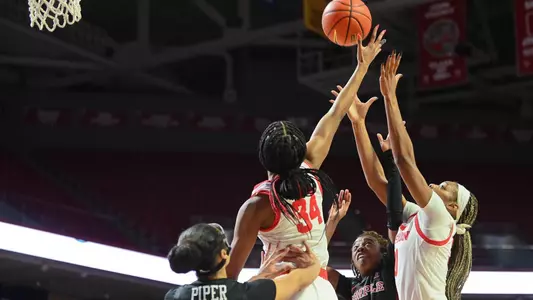 Kamryn Jones and Tatyana Hill rebound at Temple