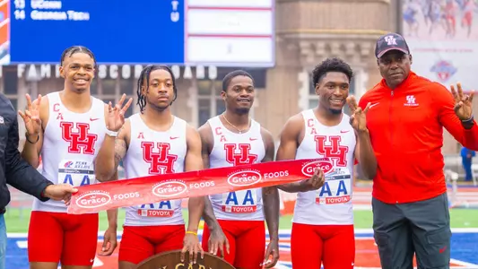 Men's 4x100 relay at Penn Relays