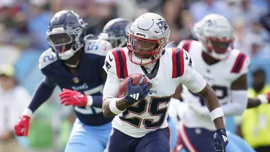 New England Patriots cornerback Marcus Jones (25) runs the ball during the first quarter against The Tennessee Titans at Nissan Stadium in Nashville, Tenn., Sunday, Nov. 3, 2024.
