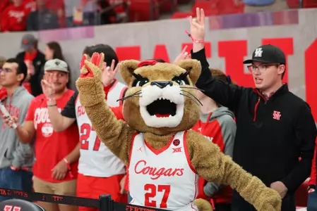 Spirit, Sasha, Students, Coog Sign