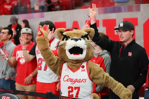 Spirit, Sasha, Students, Coog Sign