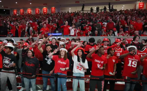 Fans, Students, Coog Sign