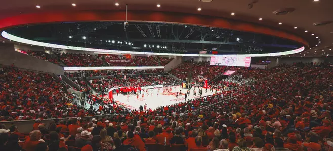 Fertitta Center, Fans