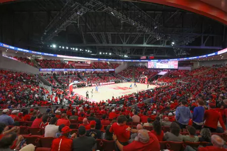 Fertitta Center, Fans