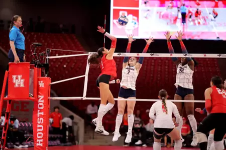 Volleyball vs Arizona (10/19/25)