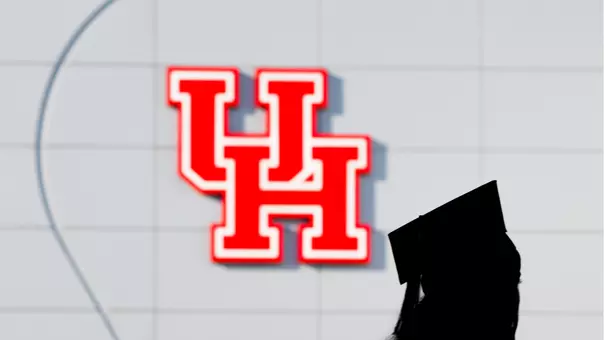 STOCK graduation UH logo