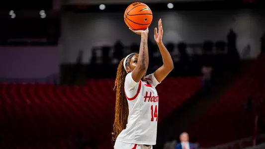 Jade Jones shooting ball during game