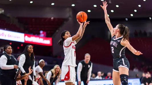 TK Pitts shooting 3-pointer against Montanan