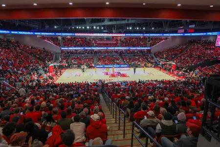 Fertitta Center, Fans