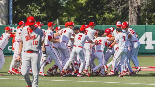 Team celebration Xavier Perez walk-off