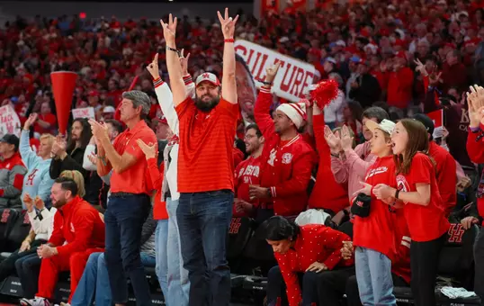 Fans, Courtside, Cheer, Celebrate, Coog Sign