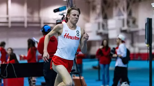Zac Miller racing in men's 3000 meters at Leonard Hilton Memorial Invitational