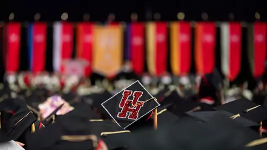 Graduation cap UH logo