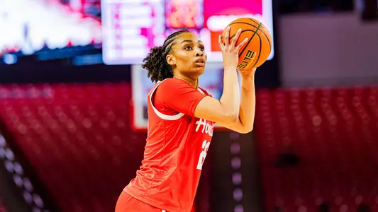 Jorynn Ross shooting ball against Iowa State
