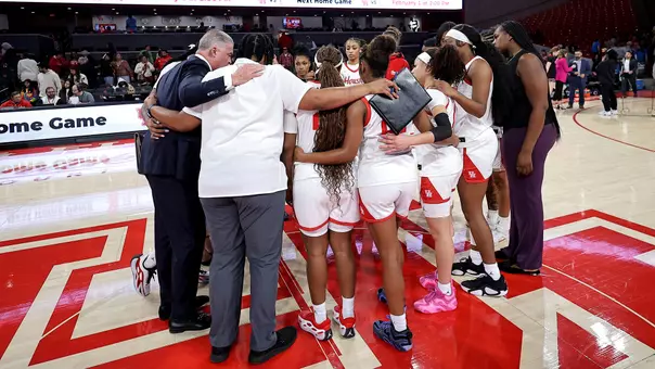 Women's Basketball Huddle Photo