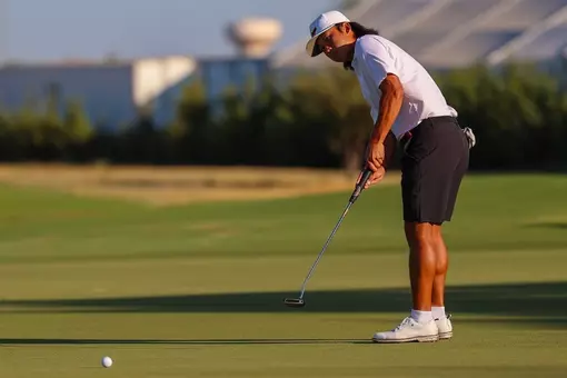 Chi Chun Chen watches his putt
