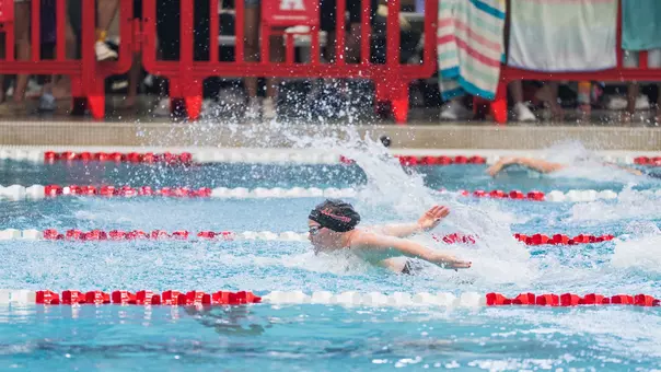 Alexia Duncan swimming the butterfly