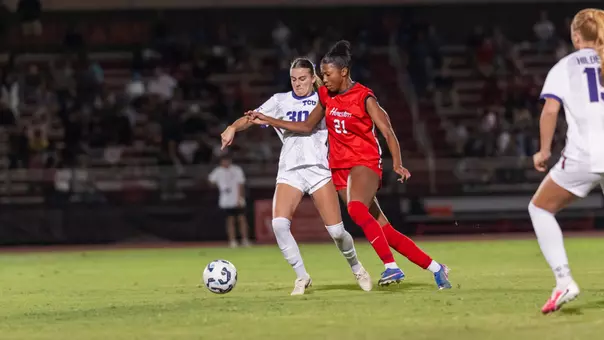 jada arthurs dribbles soccer ball