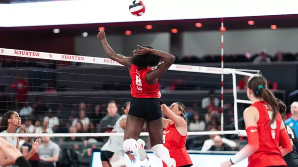 Kaitlyn Evans spike