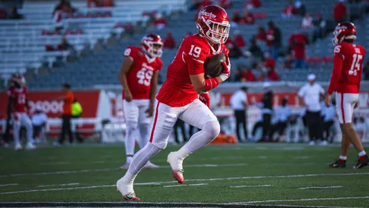 Miller Malone of the Houston Cougars during the Houston Cougars vs Oklahoma State Cowboys game in Houston, Texas on October 17, 2026. (Photo by Kaden Ramirez)