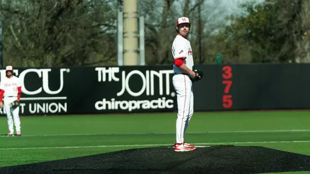 Ryne Rodriguez comes set before throwing a pitch against UTRGV.