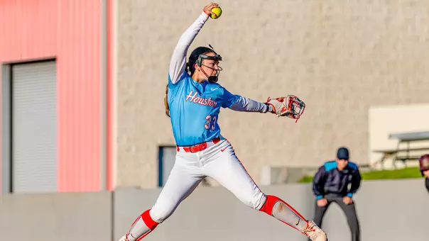 Maddie Hartley pitching