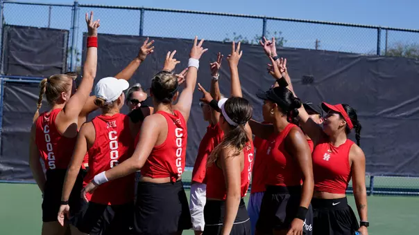 Tennis team huddle