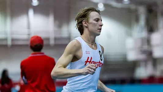 Zac Miller running with arm up