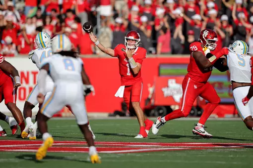 Conner Weigman throwing the ball