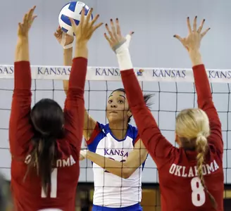 No. 21 Kansas Wins Thriller at Oklahoma, 3-2 Image