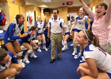 Bechard Wins No. 200 as Kansas Volleyball Downs Texas A&M in Five Image