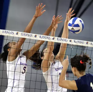 Kansas Falls to FIU to Cap Day One of Jayhawk Volleyball Invitational Image