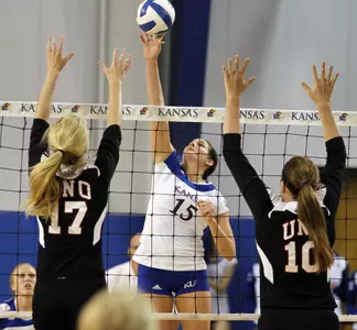 Kansas Pulls Comeback to Sweep Nebraska-Omaha Image