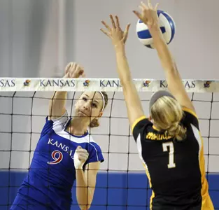 Kansas Volleyball Beats No. 6 Minnesota, 3-2 Image