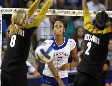 Border Showdown Rival Missouri Tops Kansas Volleyball In Three Image