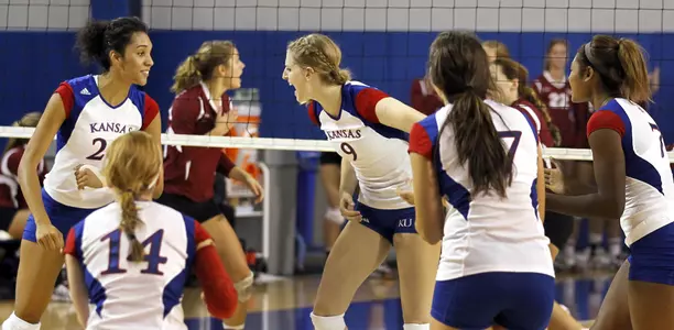 Kansas Cruises to Fifth-Straight Win at Jayhawk Invitational Image