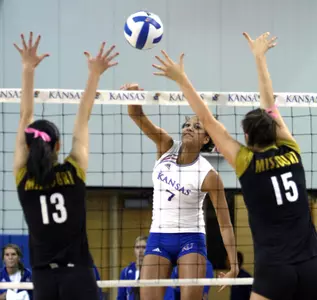 Volleyball Falls Short In Border Showdown Image