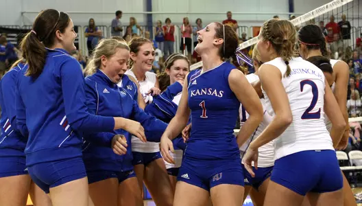 Volleyball Makes It Four In a Row With Win Over CSU Image